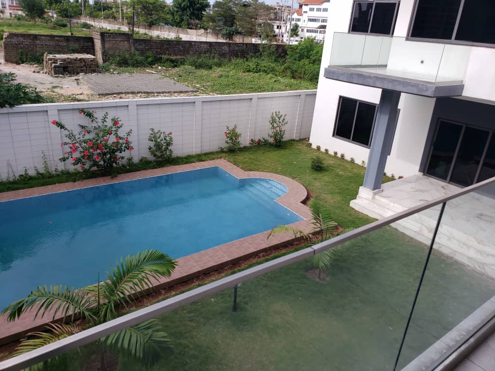Villa avec piscine et jardin de 6 chambres salon